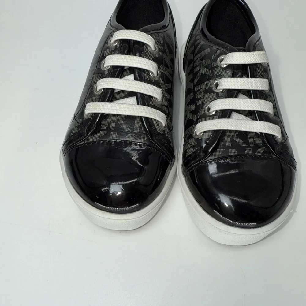 Michael Kors Ivy Dee T Kid's Shoes MK Logo Print‎ Size 7